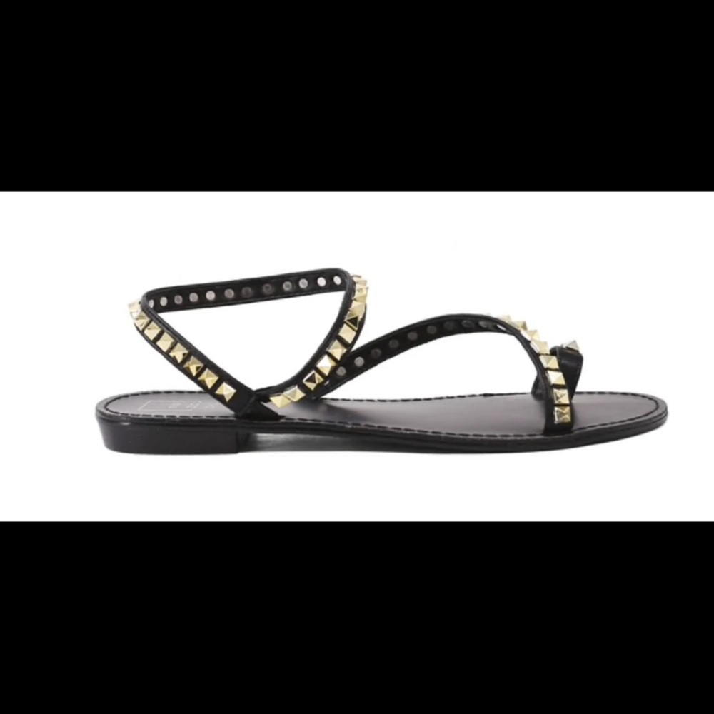 Capana Toe Ring Studded Sandal